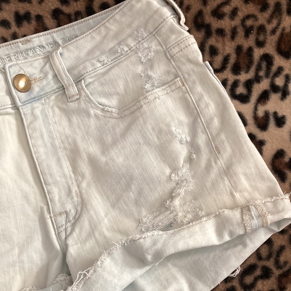 2 for $30 AMERICAN EAGLE Shorts Women’s Size 6 AEO Denim Shorts Hi Rise Shortie - Picture 5 of 13